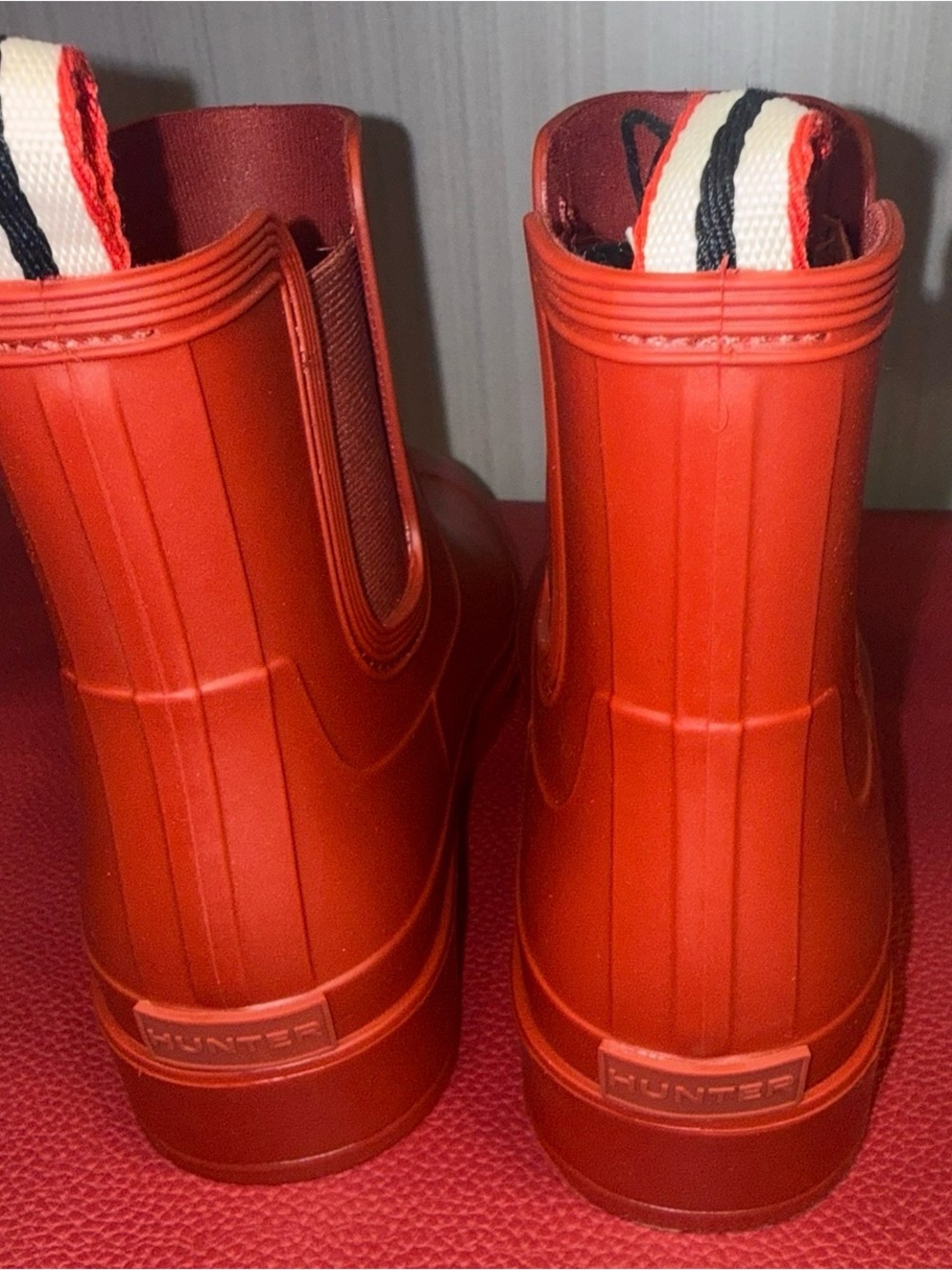 ❤️ Hunter Red Chelsea Boots – Women’s Pull-On Rubber Boots NWT - Picture 3 of 5